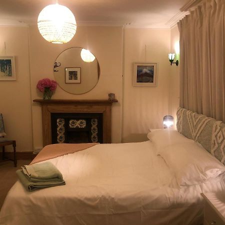 The Dragonfly Bnb, 글라스턴버리 외부 사진