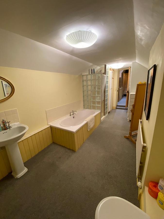 The Dragonfly Bnb, 글라스턴버리 외부 사진